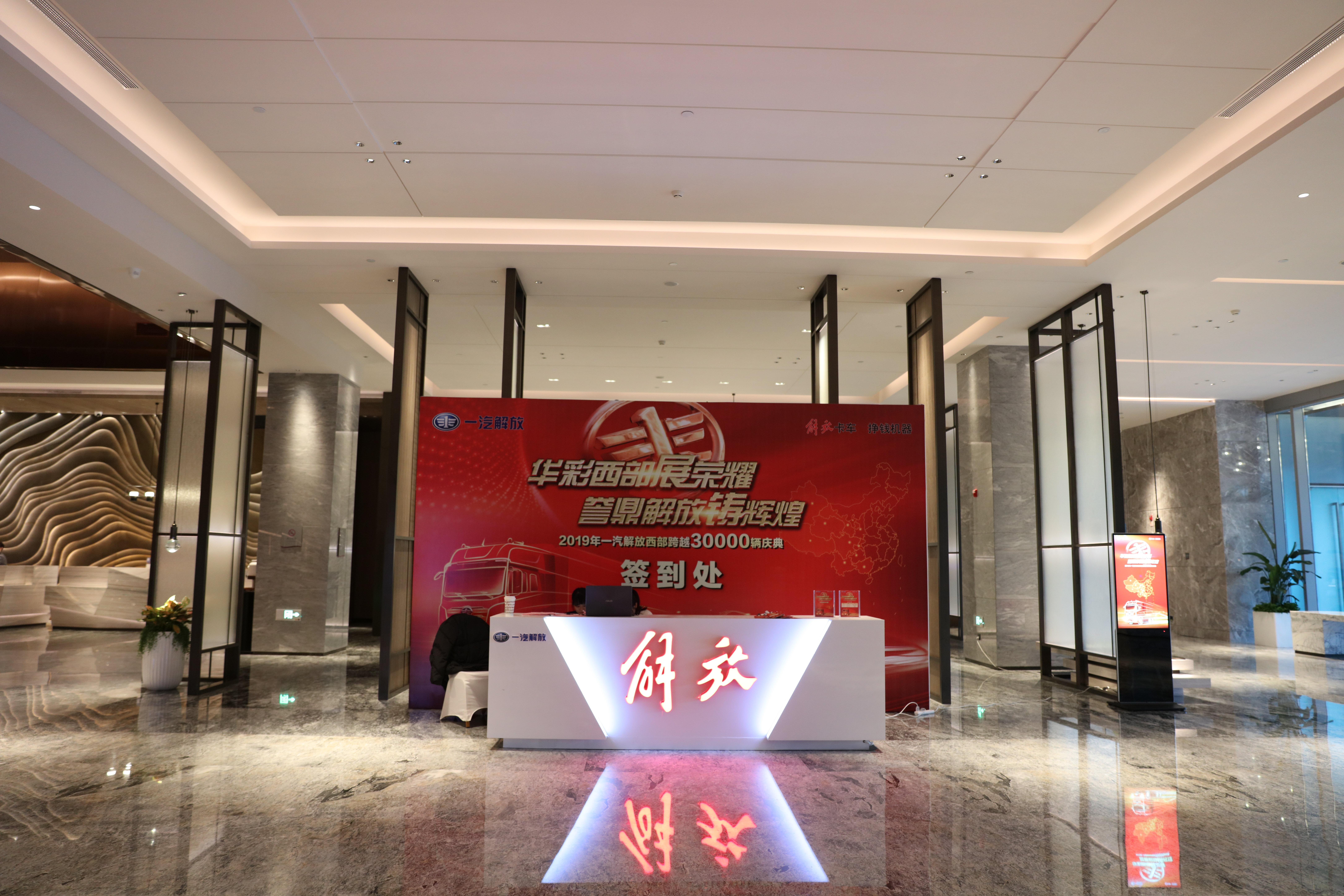 คราวน์ พลาซา หนานหนิง ซิตี้เซ็นเตอร์ Hotel ภายนอก รูปภาพ